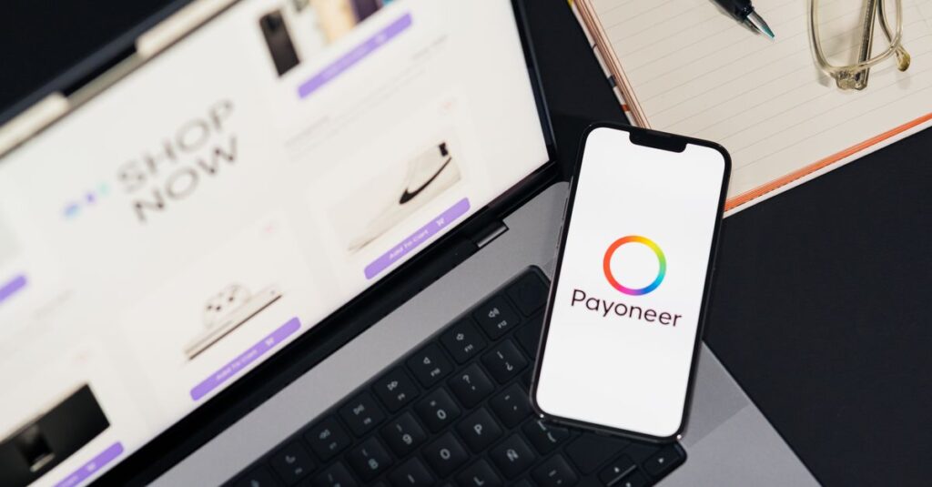 L'essor des applications mobiles d'e-commerce : tendances récentes et statistiques clé 1 découvrez les meilleures applications mobiles pour le e-commerce, optimisant l'expérience d'achat en ligne avec facilité, rapidité et sécurité.