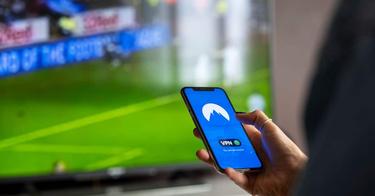 Protéger son smartphone : l'importance d'un VPN mobile en 2024 1 découvrez notre vpn mobile sécurisé pour protéger votre navigation en ligne partout et à tout moment. profitez d'une connexion privée, rapide et fiable sur tous vos appareils mobiles.