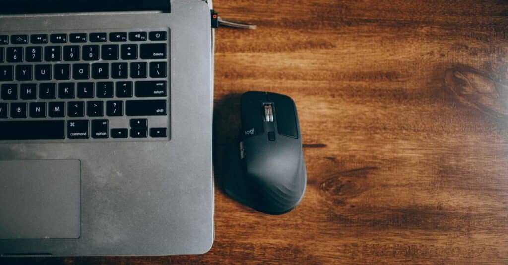 «Mouse jacking» : les trois méthodes astucieuses employées par les hackers pour dérober un véhicule en moins de dix secondes 2 découvrez le mouse jacking, une technique de piratage sans fil ciblant les souris d'ordinateur. protégez vos appareils et apprenez à éviter ces cyberattaques.