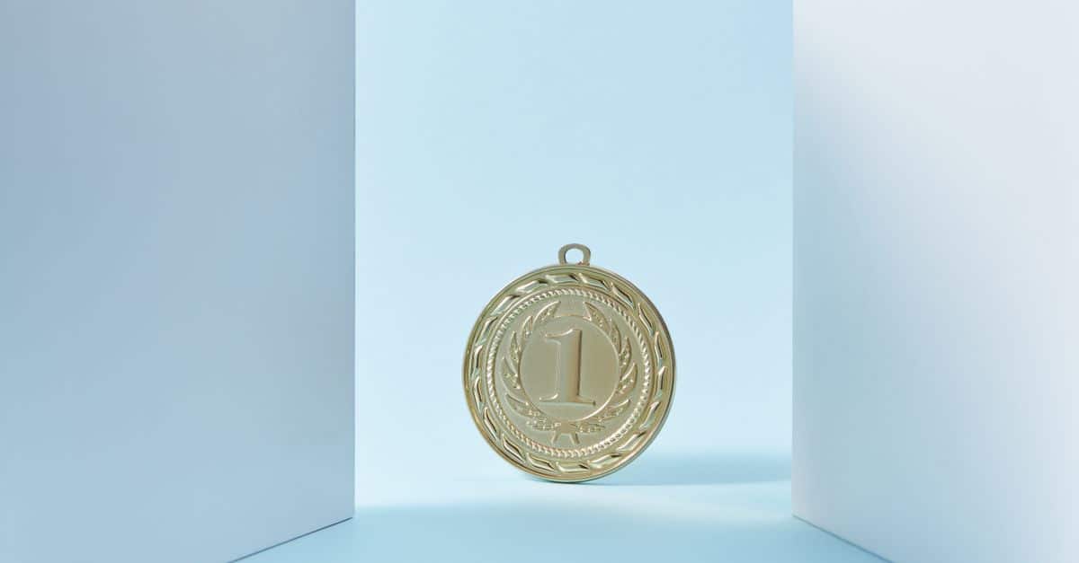 Le prix Nobel de physique attribué à deux scientifiques pour leurs recherches innovantes sur l'apprentissage automatique 9 découvrez les lauréats prestigieux du prix nobel de physique, récompensant des découvertes révolutionnaires qui ont transformé notre compréhension de l'univers.