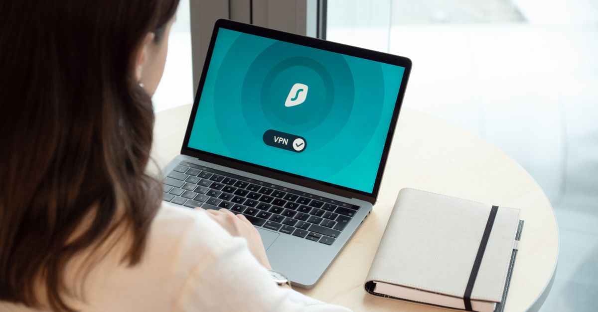 Norton 360 Deluxe vs Norton 360 Advanced : quel bouclier numérique choisir pour protéger votre foyer ? 10 comparez norton 360 et découvrez quelle version de cet antivirus offre la meilleure protection et les fonctionnalités adaptées à vos besoins.