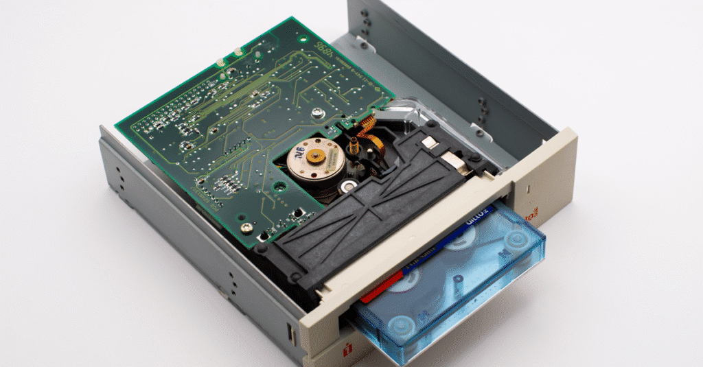 Il investit 1 200 euros dans un nouveau PC gamer, mais se rend compte que les pièces sont obsolètes de plus de 10 ans 2 découvrez comment gérer et recycler les pièces d'ordinateur obsolètes pour prolonger la durée de vie de vos équipements et réduire votre impact environnemental.
