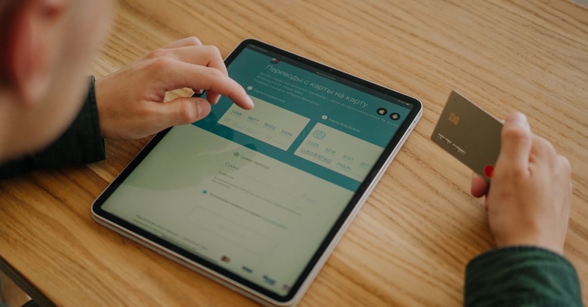 Découvrez pourquoi plus de 7 millions d'utilisateurs ont succombé aux atouts irrésistibles de cette banque en ligne 3 découvrez les avantages d'une banque en ligne : gestion simple et sécurisée de vos comptes, accès 24/7, et services personnalisés sans frais cachés.