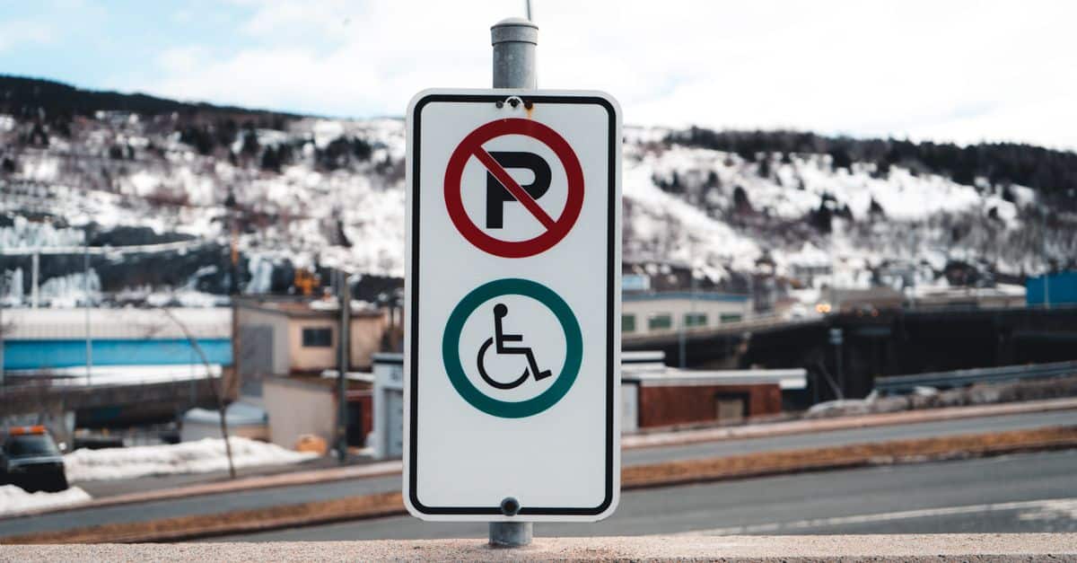 Carrefour restreint l'accès de certains véhicules à ses parkings : ce choix suscite l'inquiétude des automobilistes 3 découvrez les mesures de restriction d’accès aux parkings pour assurer la sécurité et la gestion optimale des espaces de stationnement.