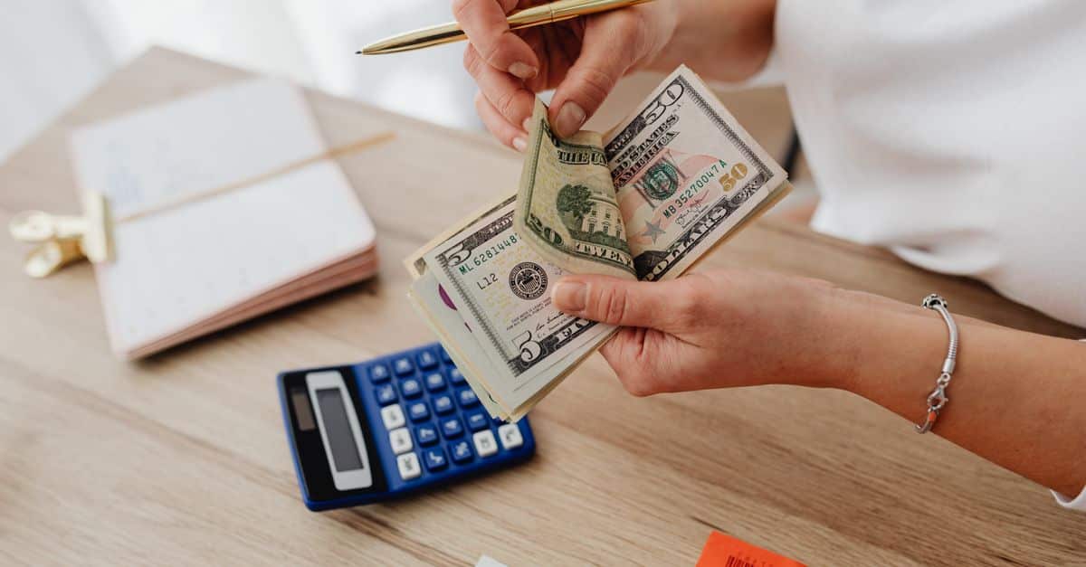 Maîtrisez vos finances personnelles : les 7 étapes indispensables pour réussir 3 découvrez des conseils pratiques et des stratégies efficaces pour gérer vos finances personnelles, économiser, investir et atteindre vos objectifs financiers.