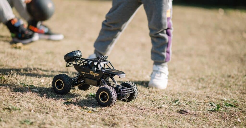 Les voitures télécommandées pourraient-elles supplanter les véhicules autonomes ? 9 découvrez notre sélection de voitures télécommandées pour tous les âges : vitesse, performance et plaisir garantis pour petits et grands passionnés de modélisme.
