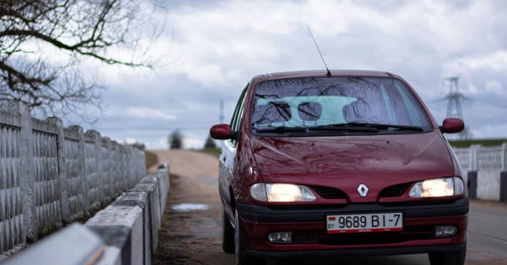 Essai du Renault Espace Iconic Full Hybrid E-Tech 200 ch : un SUV familial alliant économie d'énergie et performances dynamiques 8 découvrez la renault espace hybrid : alliez performance et écologie grâce à sa technologie hybride innovante, offrant confort et économie d'énergie pour tous vos voyages.