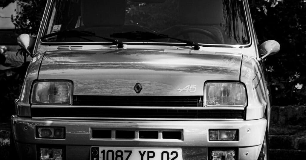 Les raisons derrière le rappel de plus de 15 000 Renault R5 E-Tech électriques 5 découvrez les raisons du rappel de la renault r5 e-tech : problèmes techniques, sécurité et informations essentielles pour les propriétaires.