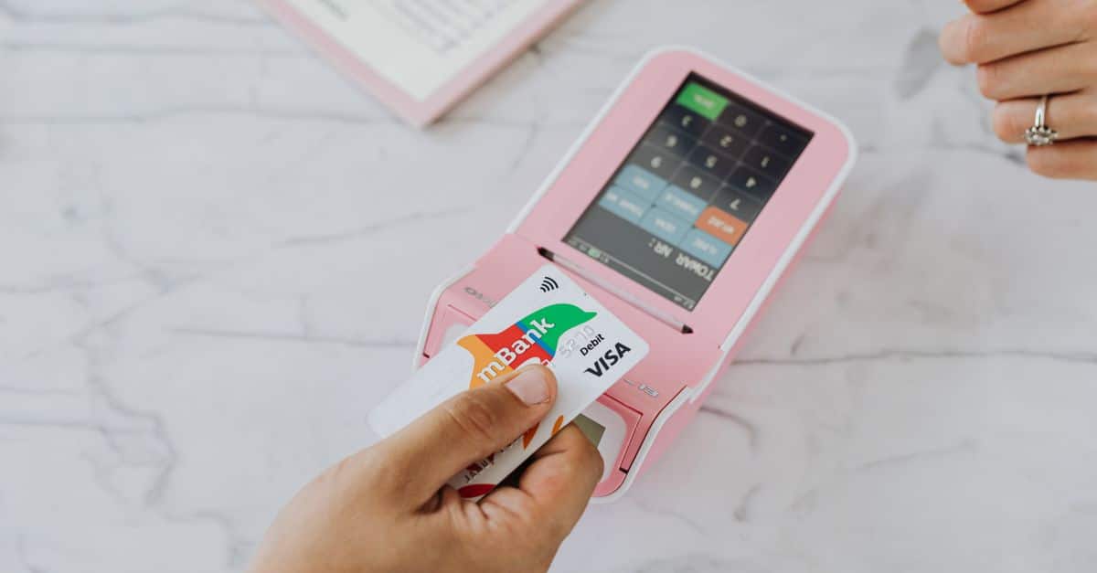 Analyse : Revolut obtient sa licence bancaire en France – un pas de routine ou une révolution pour la fintech ? 10 découvrez tout sur la licence bancaire de revolut en france : avantages, services offerts et impact sur les utilisateurs français.