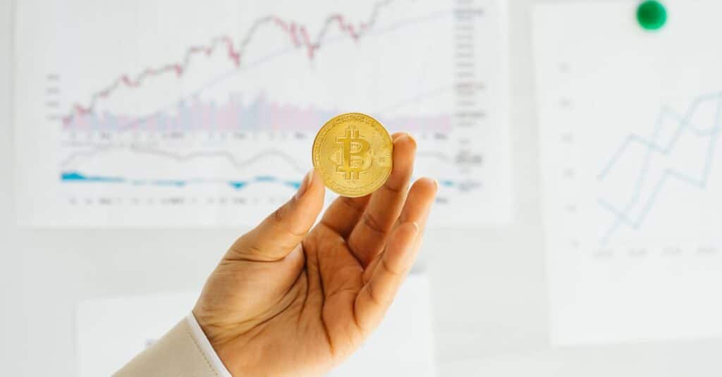 Le nouveau dirigeant de la SEC possède des avoirs de 6 millions de dollars en cryptomonnaies 1 découvrez les participations en cryptomonnaies des dirigeants de la sec et leur impact sur la régulation financière.