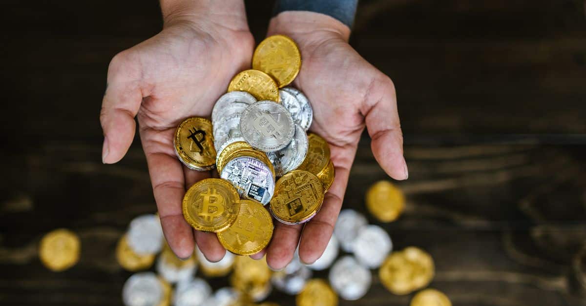 Le nouveau dirigeant de la SEC possède des avoirs de 6 millions de dollars en cryptomonnaies 10 découvrez les informations sur les avoirs en cryptomonnaies des membres du comité de la sec, leur impact sur la régulation et le marché financier.