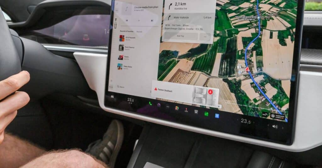 Echo Show 21 : le grand écran intelligent prêt à révolutionner votre maison connectée 8 découvrez notre gamme de smart displays alliant élégance et technologie pour un écran interactif et connecté, parfait pour la maison ou le bureau.