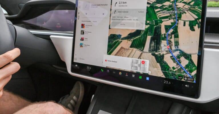 Echo Show 21 : le grand écran intelligent prêt à révolutionner votre maison connectée