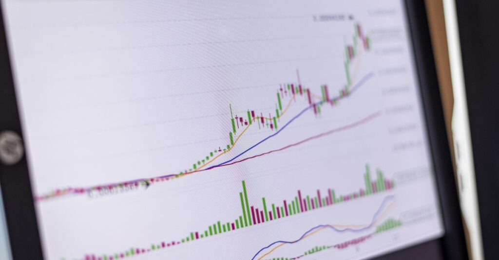 Perspectives du prix de Solana : l'impact des ETF et de l'afflux dans le staking de SOL 1 découvrez les prévisions du prix de solana, analyse des tendances du marché et perspectives d'évolution pour maximiser vos investissements en crypto-monnaie.