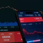 Découvrez comment échanger les actions des leaders de la santé, de la finance et de la consommation sur Zoomex