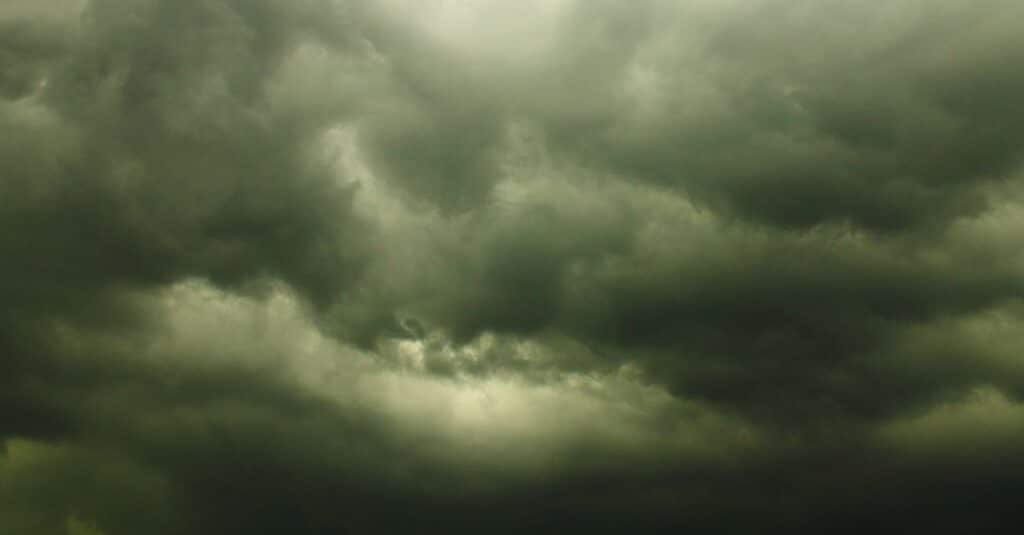 Météo : Un Passionné de Haute-Savoie Lance un Site Innovant de Prévisions Orageuses 2 prévisions des tempêtes : suivez en temps réel les alertes et les mises à jour pour rester informé et protéger votre région des conditions météorologiques sévères.