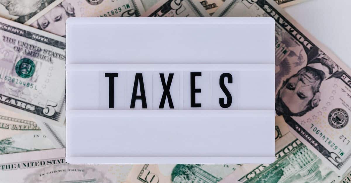 Déclaration de revenus : n'oubliez plus d'inclure vos crypto-monnaies ! 9 guide complet pour la déclaration fiscale des cryptomonnaies : obligations, conseils et étapes pour déclarer vos gains en toute conformité.