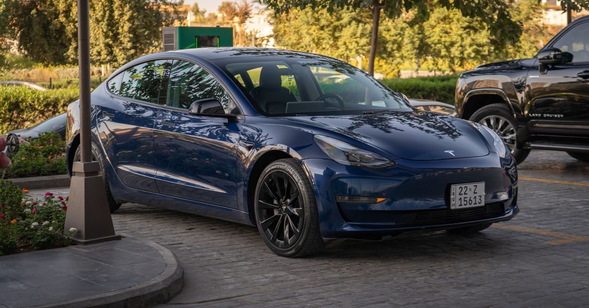 Découvrez la Tesla Model Y : spécificités techniques, capacité du coffre et accessoires essentiels 9 découvrez la tesla model y, un suv électrique alliant performance, autonomie et design innovant pour une expérience de conduite unique.