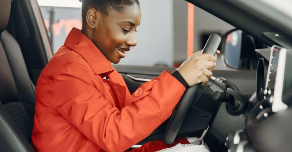 Essayer une voiture en concession : une étape essentielle pour transformer les prospects en acheteurs 4 découvrez l'expérience ultime de conduite avec notre test drive personnalisé. réservez dès maintenant pour ressentir la puissance et le confort de nos véhicules.
