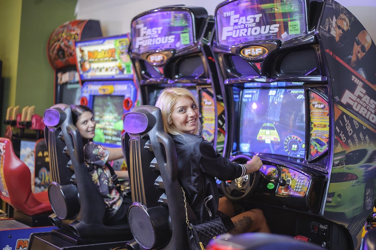 découverte des salons de jeux vidéo : un univers interactif et captivant 2 découvrez l'univers des salles d'arcade de jeux vidéo, où nostalgie et divertissement se rencontrent pour tous les âges.