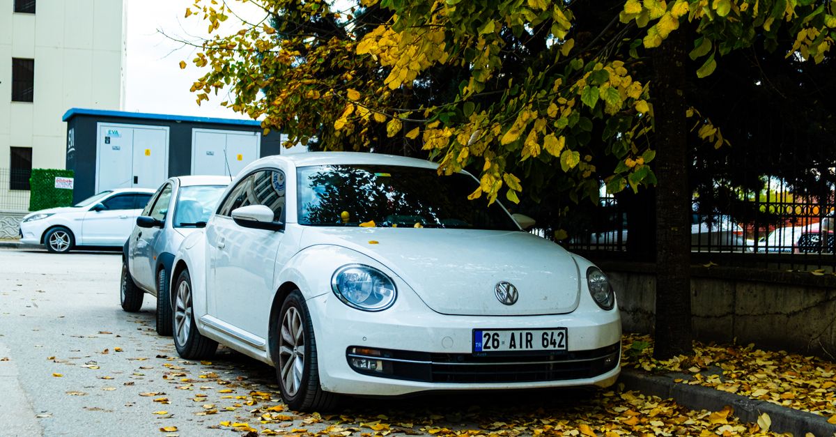 Volkswagen face à une crise majeure : des suppressions d’emplois massives envisagées 10 découvrez l'analyse complète de la crise volkswagen, ses causes, impacts et les mesures prises pour redorer l'image du constructeur automobile.