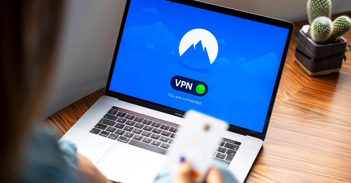 Une cyberattaque massive frappe les VPN : quelles en sont les conséquences ? 9 découvrez comment un vpn protège contre les cyberattaques en sécurisant votre connexion internet et en garantissant votre confidentialité en ligne.