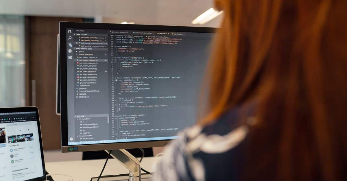 Wild Code School : un parcours intensif pour devenir développeur web 3 rejoignez notre web developer bootcamp intensif et apprenez à coder de manière professionnelle. maîtrisez html, css, javascript et plus encore pour lancer votre carrière dans le développement web.