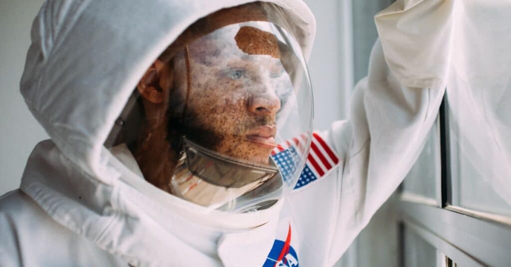 Apollo Has Fallen : Canal+ accélère le rythme avec une saison 2 intense et captivante 3 découvrez la saison 2 de apollo has fallen, une série palpitante pleine d'action et de suspense. suivez la suite des aventures explosives et des rebondissements inattendus qui vous tiendront en haleine.