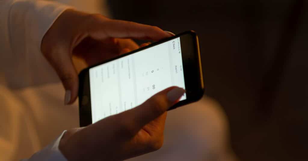 Découvrez l’application mobile Aroma-Zone : la révolution bien-être à portée de main 4 découvrez l'application mobile aroma-zone : votre boutique de cosmétiques naturels et d'aromathérapie directement sur votre smartphone. commandez facilement vos ingrédients et recettes préférés où que vous soyez.