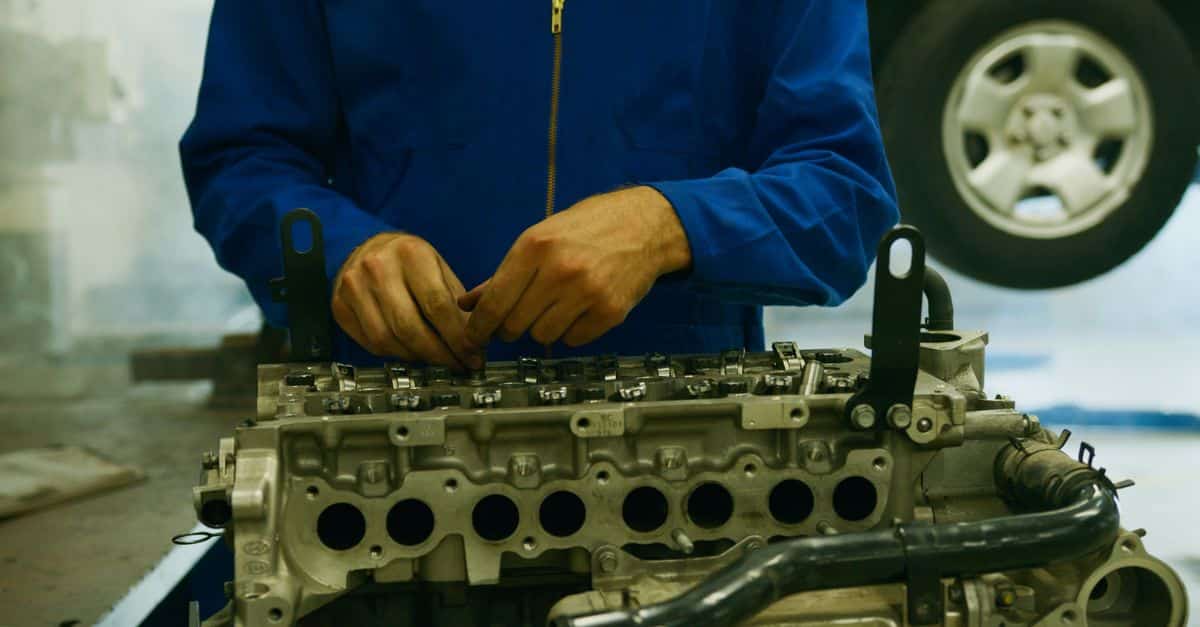 Opportunité de Carrière : Technicien Automobile (H/F) Recherché en Centre-Val de Loire | Ouest-France Emploi 9 découvrez une opportunité de carrière en tant que technicien automobile. rejoignez notre équipe dynamique et contribuez à l'entretien et à la réparation de véhicules avec expertise.