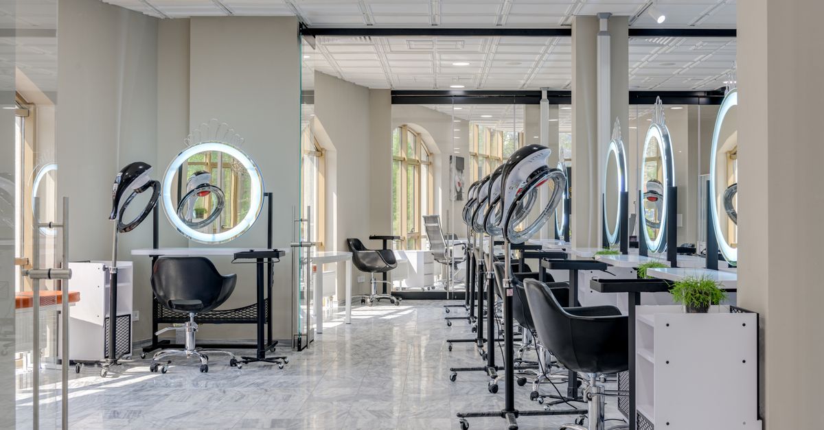 Saint-Étienne : L'école Darfeuille inaugure un institut d'application dédié au maquillage, à l'épilation et à la manucure 1 découvrez notre institut de beauté, un espace dédié à votre bien-être et à votre beauté avec des soins professionnels personnalisés.