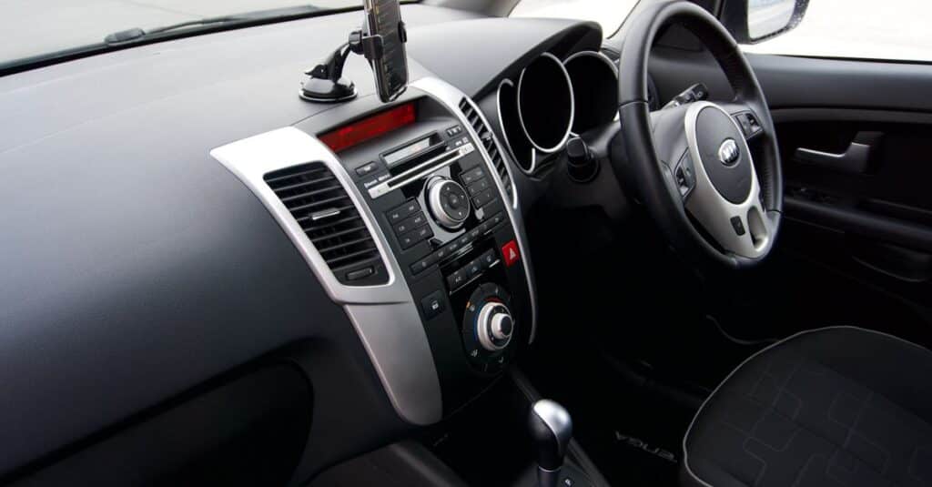 Automobile : les radios réclament un accès direct et gratuit via un équipement audio adapté pour l'écoute en voiture 4 découvrez notre sélection d'accessoires pour autoradios, conçus pour améliorer votre expérience audio en voiture.