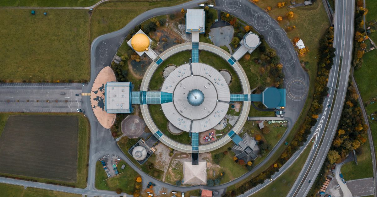 Le CERN opte pour Debian et délaisse Red Hat sur ses milliers de systèmes informatiques 2 découvrez comment utiliser debian au cern pour des solutions informatiques robustes et efficaces dans le domaine de la recherche scientifique.