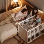 Les psychologues réfutent l&rsquo;idée reçue : dormir avec ses parents n&rsquo;affecte pas le développement des enfants