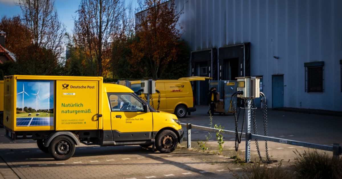 Automobile : Renault présente le nouveau Trafic Van E-Tech électrique, son fourgon 100 % zéro émission 9 découvrez notre gamme de vans électriques alliant performance, autonomie et respect de l'environnement, idéale pour vos déplacements professionnels et personnels.