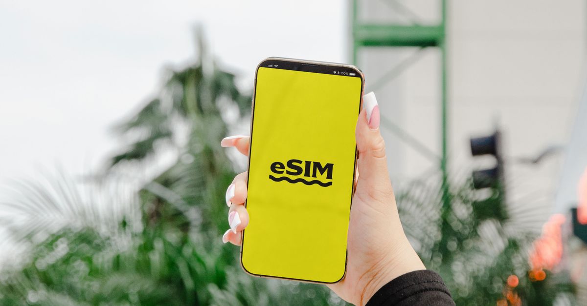 iPhone 18 Pro : la révolution eSIM débarque en exclusivité dans 12 pays 2 découvrez tout sur l'esim : une carte sim virtuelle qui facilite la connexion mobile sans carte physique. profitez de la flexibilité et de la simplicité pour gérer plusieurs numéros et forfaits.