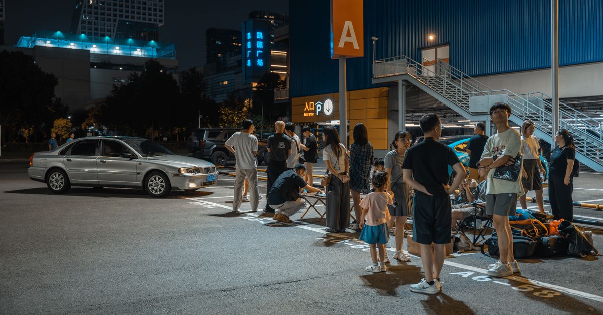 Geely E2 : le défi audacieux du constructeur chinois pour conquérir le segment premium sous le ciel de la Tour Eiffel 3 découvrez la geely e2, une voiture électrique compacte alliant design moderne, performance efficace et technologies innovantes pour une conduite urbaine écologique et confortable.