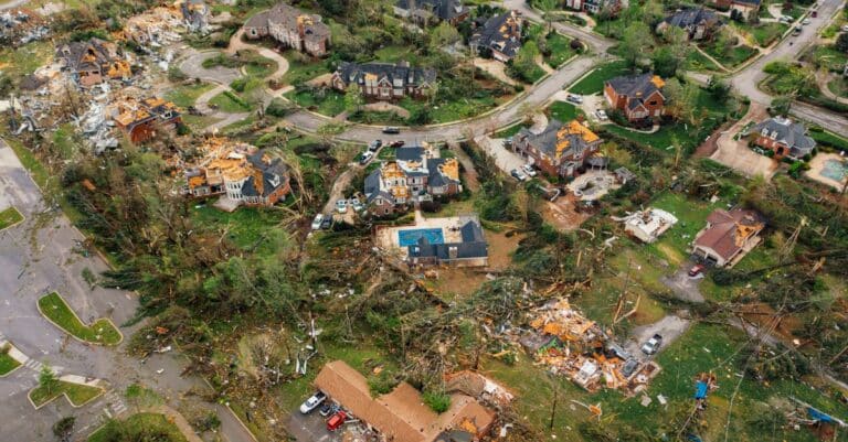 D&rsquo;après le NHC, Edouard pourrait intensifier ses forces et frôler la puissance d&rsquo;un ouragan avant…