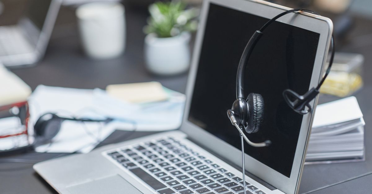 Clément lance CLM : dépannage informatique et numérisation de vos précieuses VHS 2 découvrez notre support it fiable et efficace pour résoudre tous vos problèmes informatiques rapidement et assurer la continuité de vos activités.