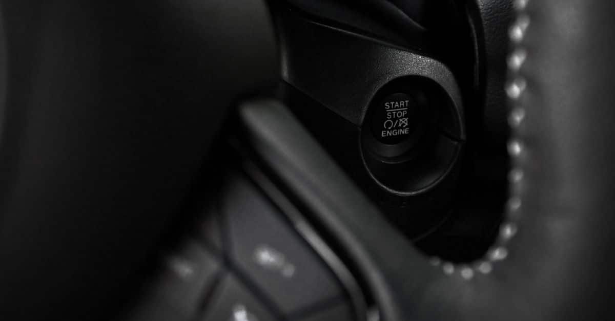 Alerte aux propriétaires de SUV : le vol sans clé s'effectue en moins d'une minute ! 10 découvrez comment prévenir le vol sans clé, une méthode sophistiquée utilisée pour déverrouiller et démarrer les véhicules sans utiliser de clé physique. protégez votre voiture grâce à nos conseils de sécurité essentiels.