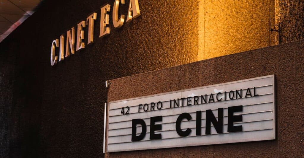 Exploration des Cinémas d'Amérique Latine et au-delà | Le Club de Mediapart 9 découvrez le cinéma latino-américain : une richesse culturelle, des histoires captivantes et des films primés qui reflètent la diversité et la créativité de l'amérique latine.