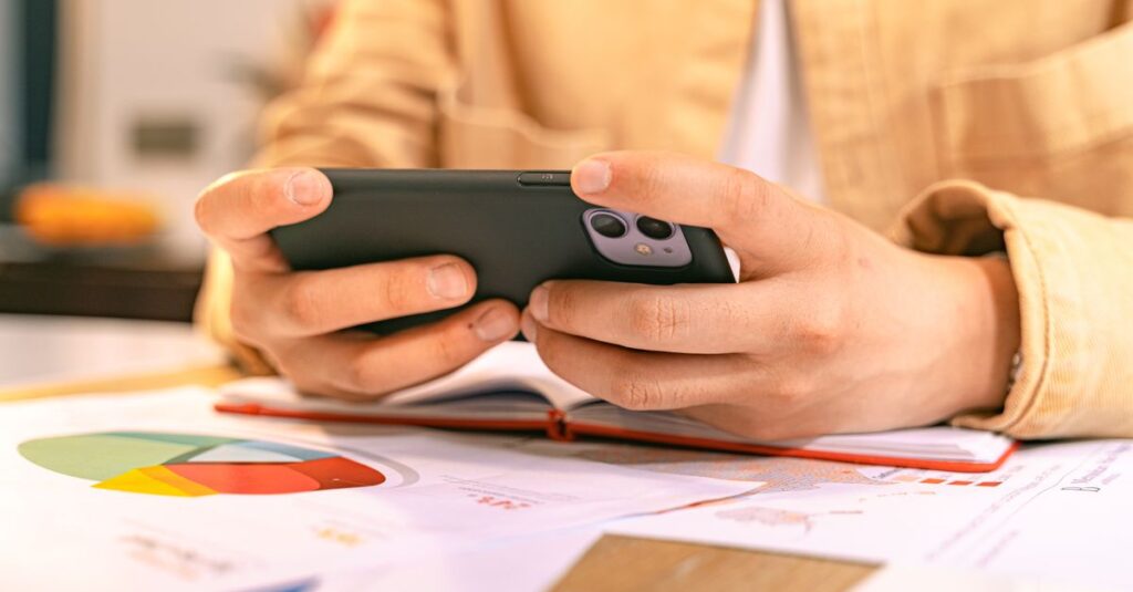 La Poste Mobile propose 4 mois de forfait offerts : une aubaine pour bien démarrer la rentrée 5 découvrez notre offre de forfait mobile adaptée à vos besoins : appels, sms et data à prix compétitifs. profitez d'une connexion fiable partout et tout le temps !