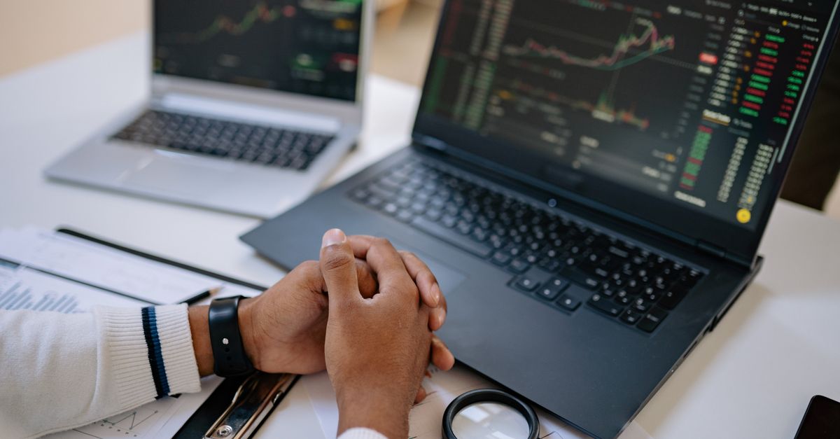 Ce maire a investi près de 150 000 € pour équiper sa ville en ordinateurs, malgré ses compétences limitées en informatique 9 investissement informatique municipal : optimiser les ressources technologiques des collectivités pour améliorer les services publics et la gestion locale.