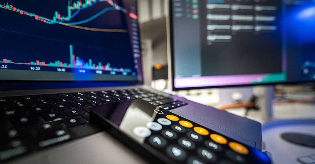 Ce maire a investi près de 150 000 € pour équiper sa ville en ordinateurs, malgré ses compétences limitées en informatique 10 investissement municipal dans l'informatique : modernisez les infrastructures numériques de votre ville pour une administration efficace et durable.