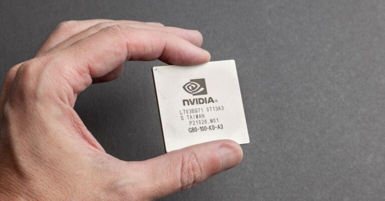 Nvidia investit 13 milliards de dollars dans les modèles d&rsquo;IA open source grâce à son partenariat stratégique avec Hugging Face