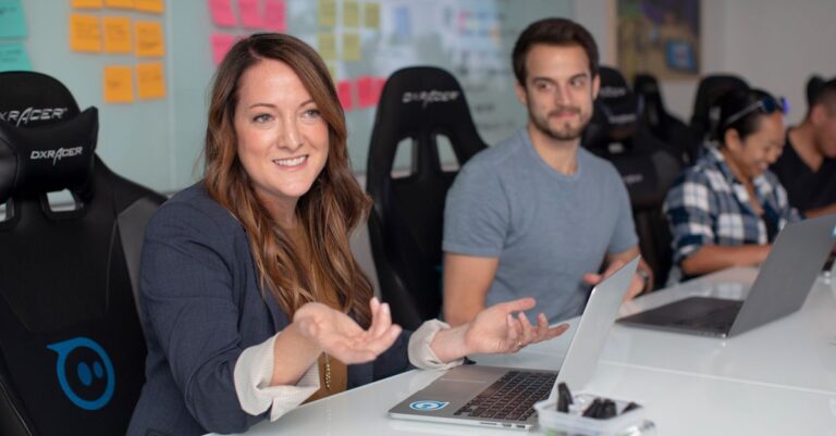 Okta s&rsquo;envole en Bourse grâce à sa solution de sécurité dédiée aux agents d&rsquo;intelligence artificielle