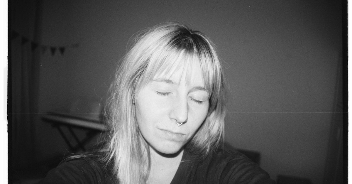 Nadia Agsous : Portrait et Engagements au Club de Mediapart 1 découvrez l'art du portrait, capturant l'essence et la personnalité à travers chaque détail unique.