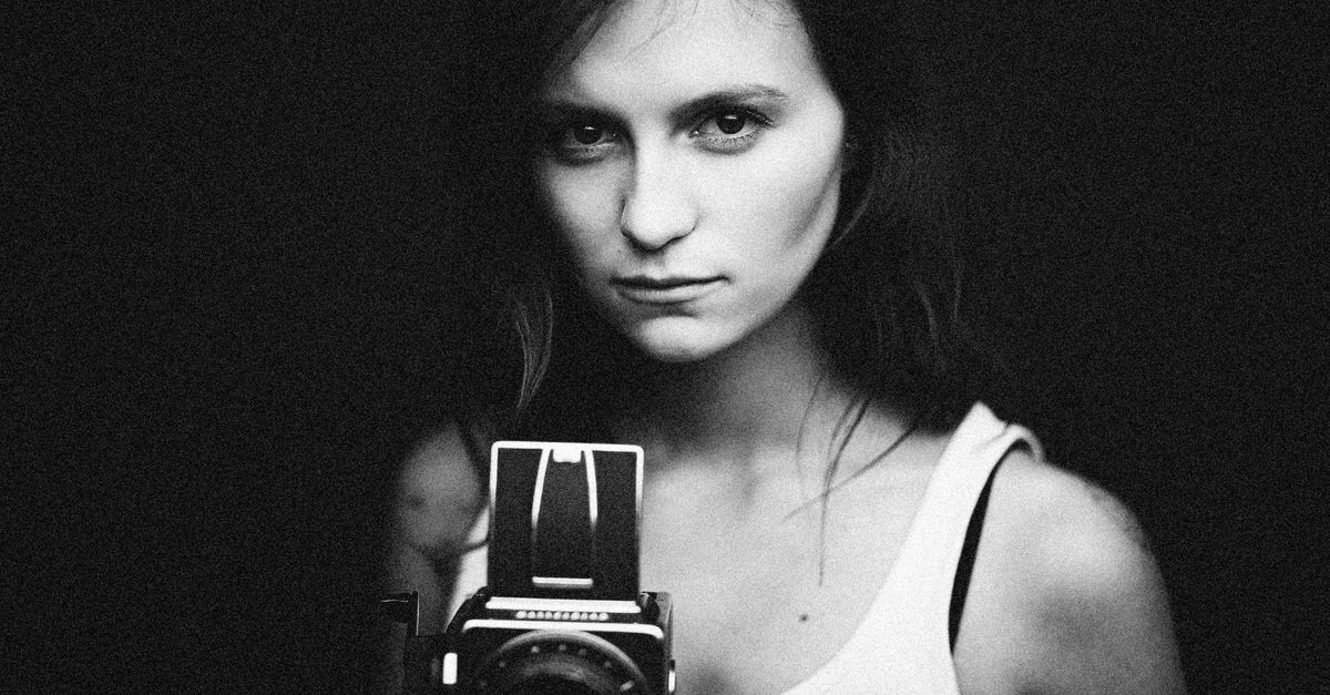 Nadia Agsous : Portrait et Engagements au Club de Mediapart 2 découvrez nos services de portrait personnalisés pour capturer l'essence et la personnalité unique de chaque individu avec créativité et professionnalisme.