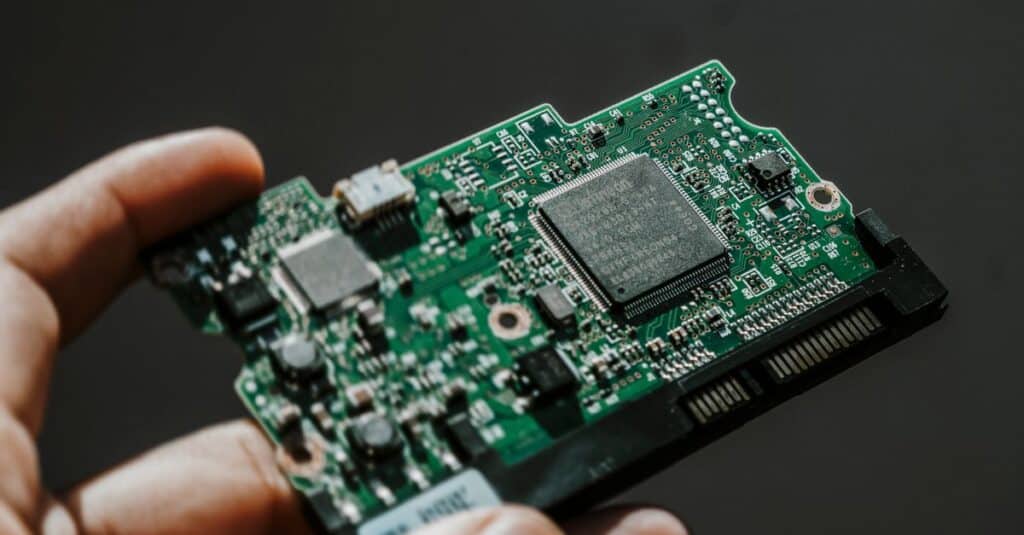 La puce anti-piratage de la PS2 finalement déjouée par les génies du hack 4 découvrez tout sur le hack du chip anti-piratage de la ps2 : méthodes, avantages et précautions pour jouer à vos jeux préférés sans restrictions.