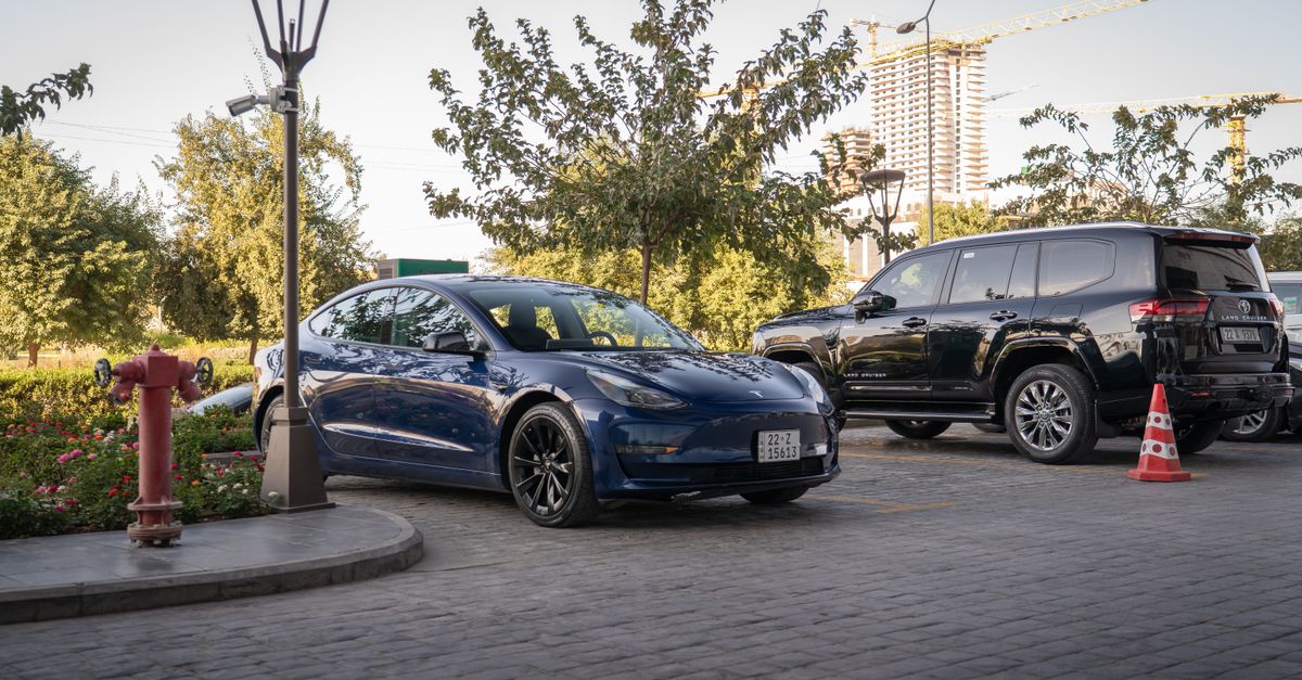 Automobile solaire : Hongqi révolutionne avec une capacité énergétique impressionnante de 400 kWh grâce à sa nouvelle technologie 2 découvrez notre voiture solaire innovante alliant écologie et performance pour un futur durable.
